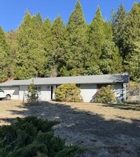 Building Photo - 555 Hamlin Dr