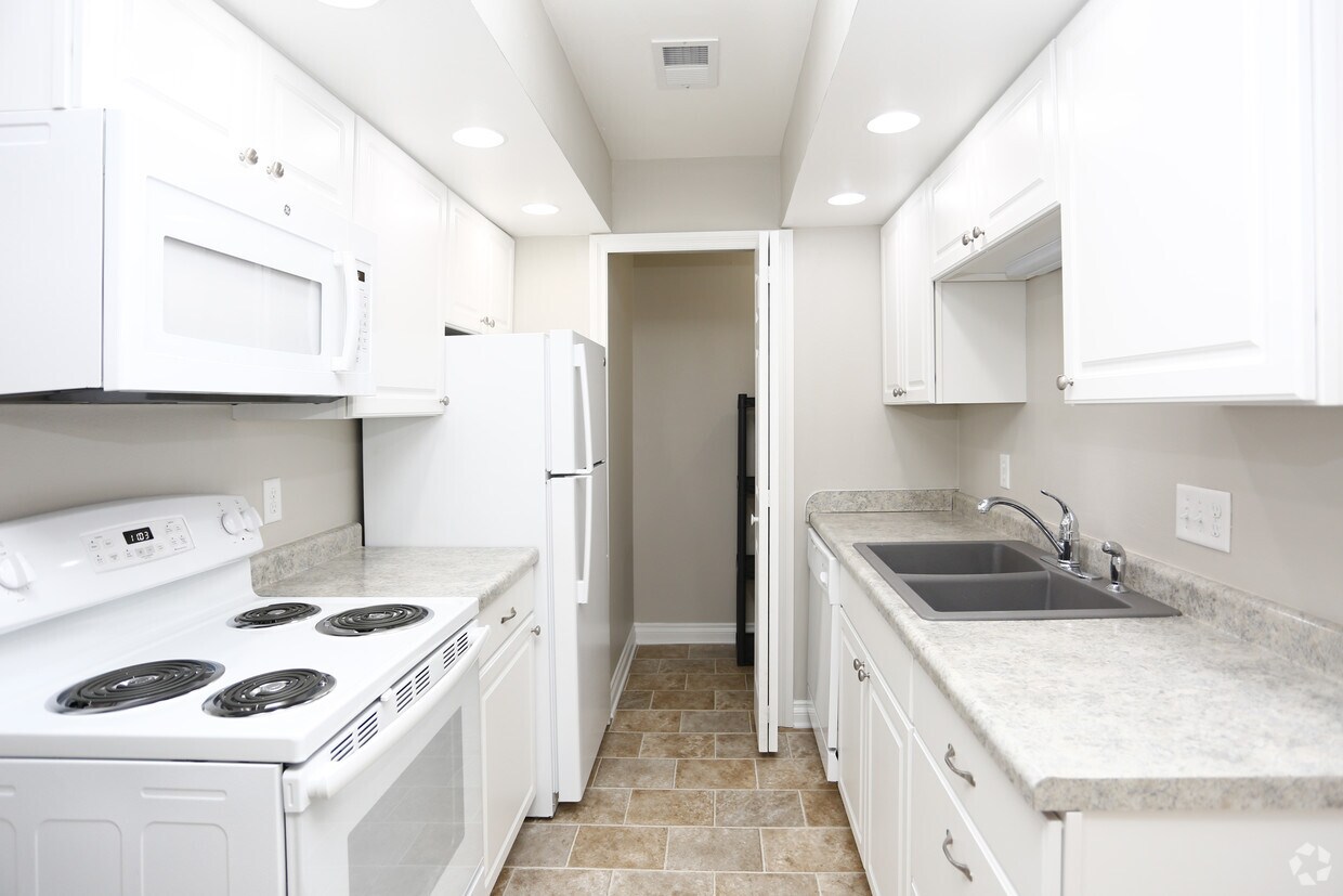 Lake View Shores Apartments Apartments in Maumee, OH