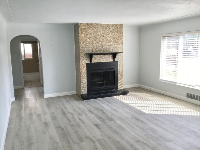 Photo - 921 Xavier St House