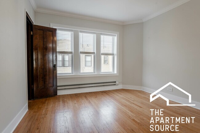 Foto del edificio - 3815 N Greenview Ave