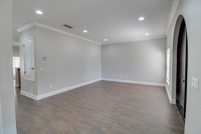 Foto del edificio - 1761 Indiana Ave