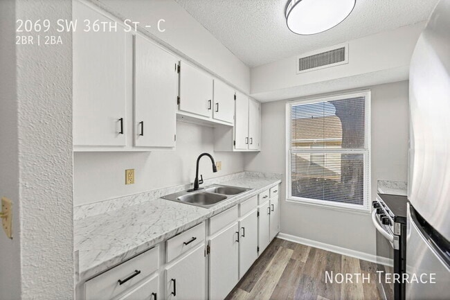 Building Photo - 2069 SW 36th St