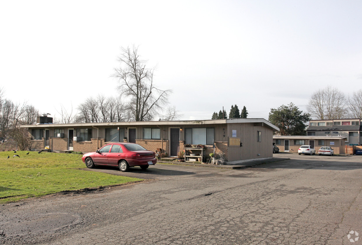 Primary Photo - Davis Apartments