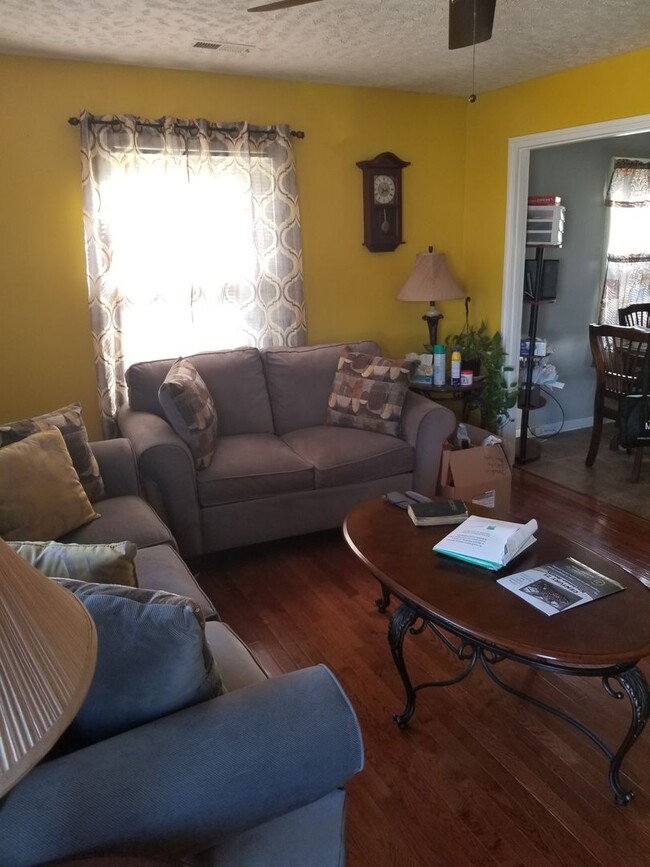 Foto del edificio - 126 Nelson Dr