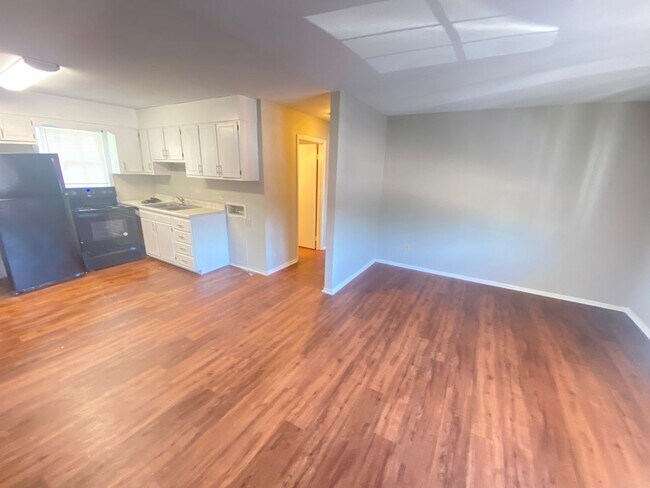 Building Photo - 2bed/1ba Apt off S Main Kannapolis close t...