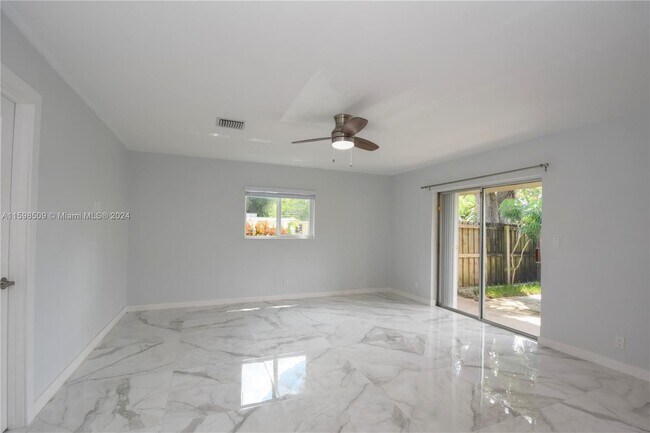 Foto del edificio - 2611 SW 13th Ave