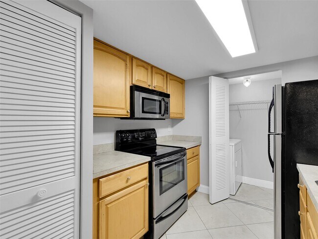 Foto del edificio - 9777 Westview Dr