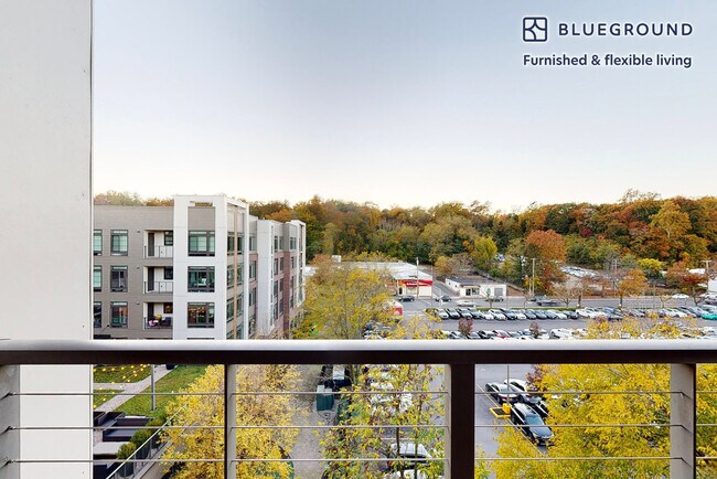Foto del edificio - 240 E Shore Rd