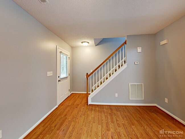 Foto del edificio - 7525 Rolling Meadows Ln