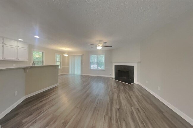 Foto del edificio - 1250 Summit Point Ln