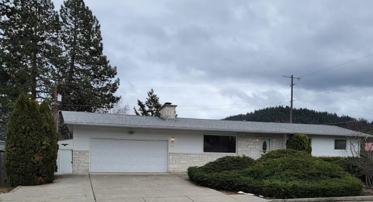 Primary Photo - 2802 N 9th St