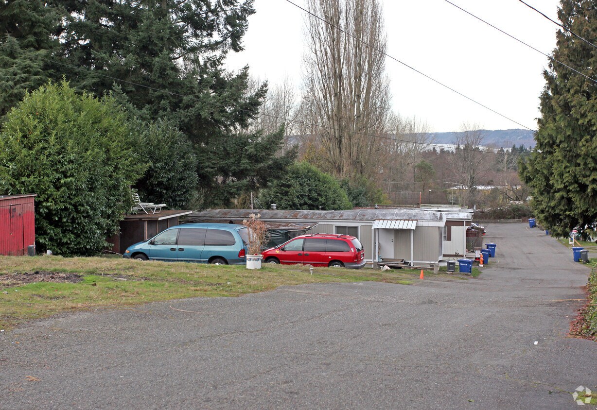 Blockhouse Trailer Park Apartments in Des Moines, WA