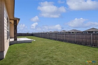 Building Photo - 1040 Lakeway Crossing Dr