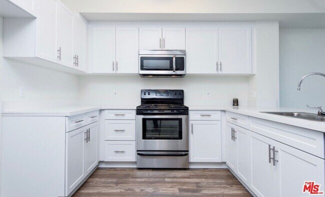Foto del edificio - 12655 Bluff Creek Dr