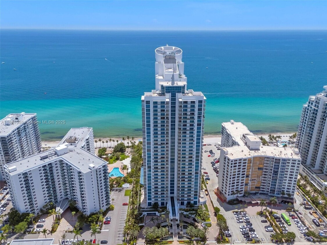 Foto principal - 3101 S Ocean Dr