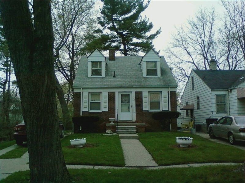 Building Photo - 3 br, 1.5 bath House - 13591 Greenview Rd ...
