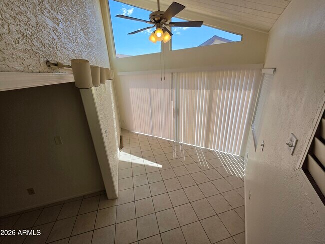 Foto del edificio - 8229 W Yucca St