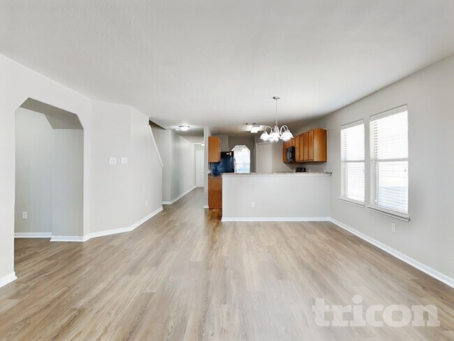 Building Photo - 8927 Summer Valley Ln