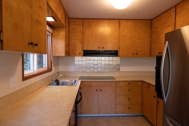 Building Photo - 9054 SW 38th Ave