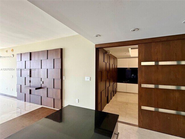 Foto del edificio - 465 Brickell Ave