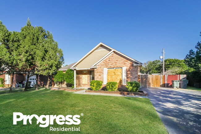 Building Photo - 2522 Parkview Dr