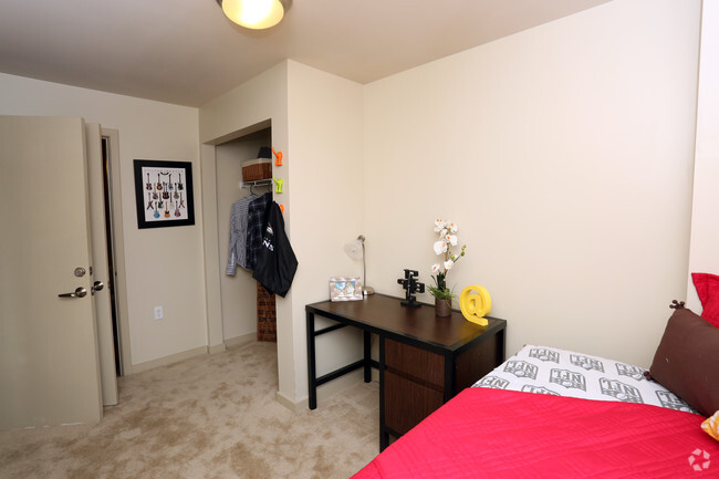 Spacious Bedrooms - HH Midtown