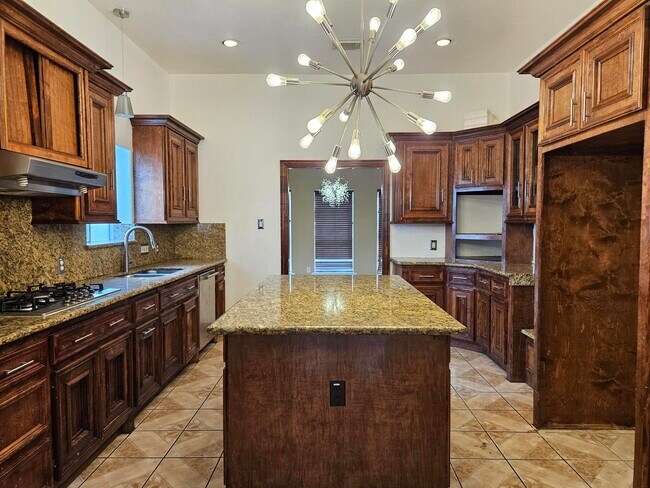 Building Photo - 5027 Creekmont Dr