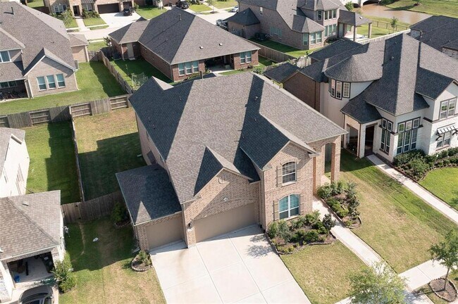 Building Photo - 4715 Hollow Tree Dr