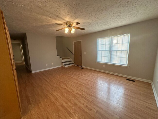 Foto del edificio - Beautiful 4 Bed 3 Bath Home in Murfreesboro