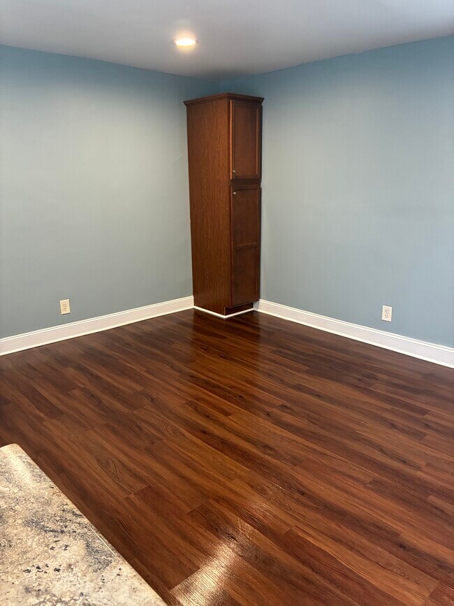 Foto del edificio - 1228 N Main St