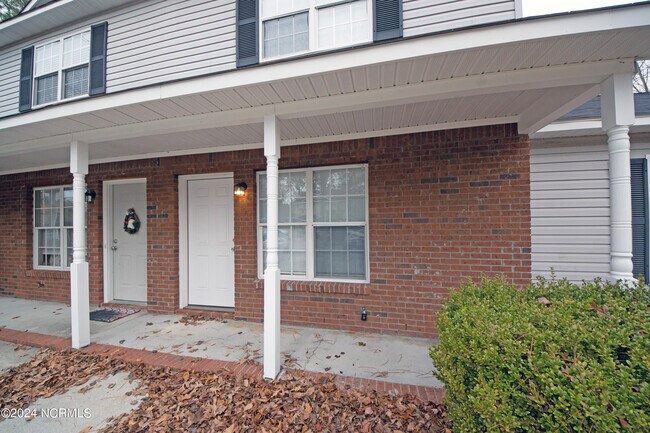 Building Photo - 1105 Pueblo Dr