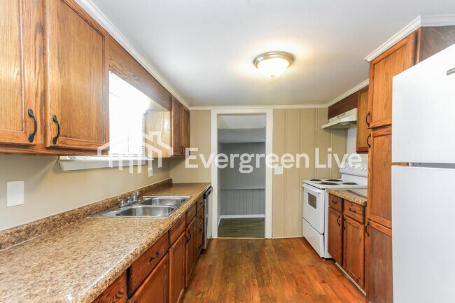 Foto del edificio - 225 Burke Ave