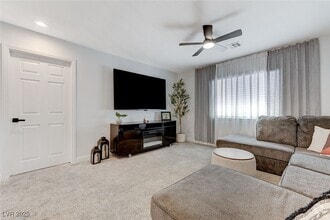 Building Photo - 937 Ambrosia Dr
