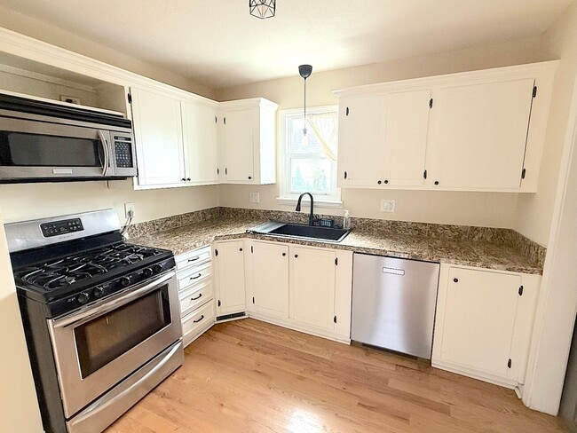 Foto del edificio - Cute Home in Westside South Neighborhood