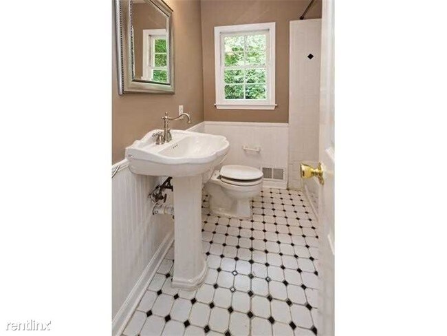 Building Photo - 3 br, 2 bath House - 727 Scott Circle