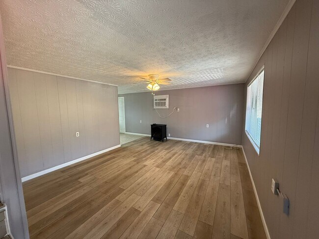 Foto del edificio - 4709 McCloud Rd