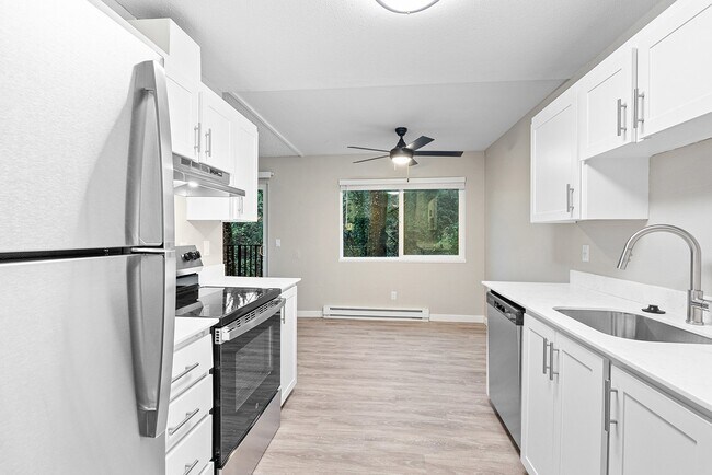 Interior Photo - Cascade Vista