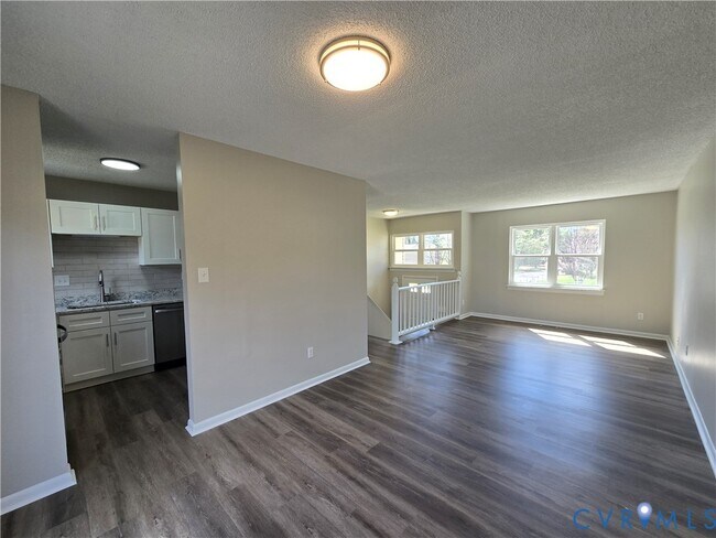Foto del edificio - 10200 Stroud Ln