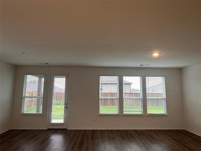 Building Photo - 663 Saxony Dr