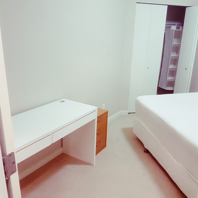 Building Photo - 13768 108 Av