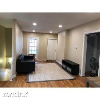 Foto del edificio - 4 br, 1 bath Townhome - 5557 Darlington Rd