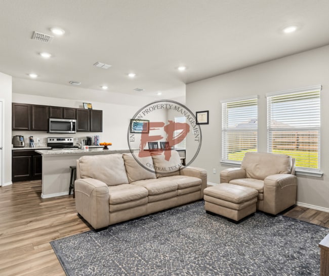 Building Photo - 7209 Llano Dr