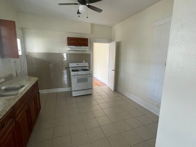 Foto del edificio - 330 E 19th St