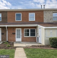 Building Photo - 9175 Hitching Post Ln