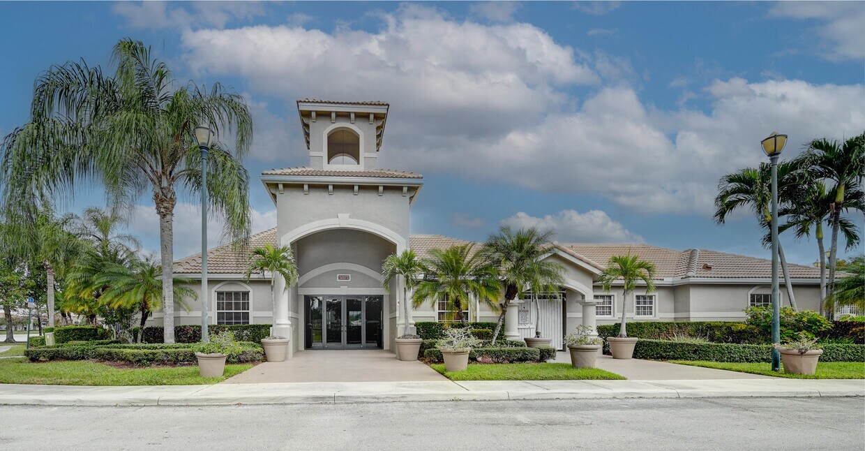Foto principal - 5031 Wiles Rd