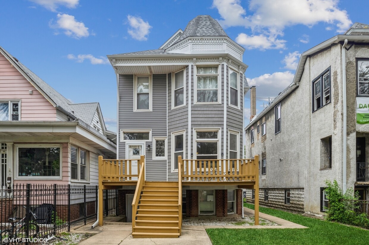 Primary Photo - 2650 W Logan Blvd