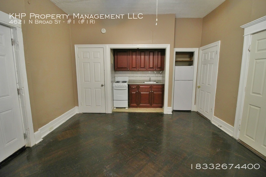 Primary Photo - 4621 N Broad St