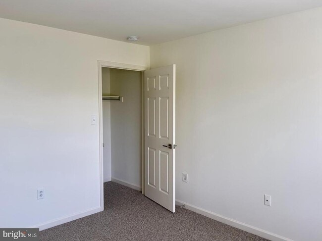 Building Photo - 26 Sequoia Dr