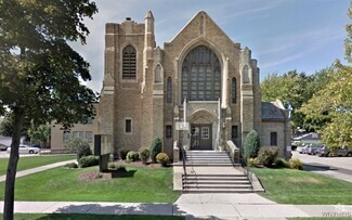 Building Photo - 700 Parkside Ave