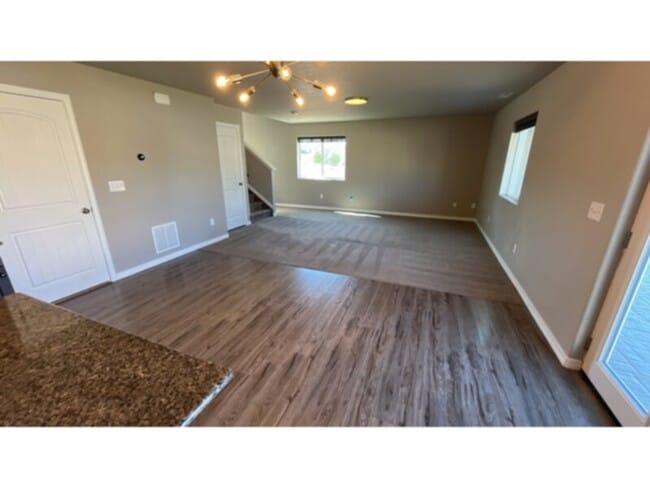 Building Photo - Stunning two story home in Fountain!